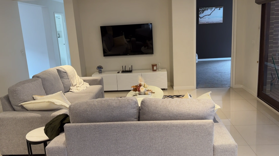 SIL Vacancy in Clyde North – 4 Fully Furnished Bedrooms